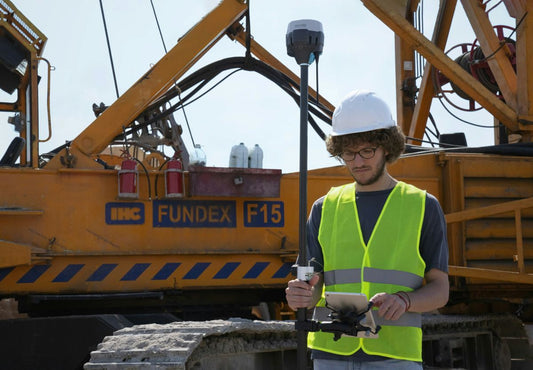MDM vs Workforce Management Software: Which Does Your Field Team Need?