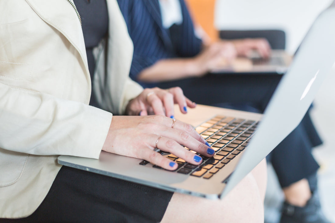 What Is Enterprise Mobility Management (EMM)? Benefits, Features, Use Cases & Best Practices